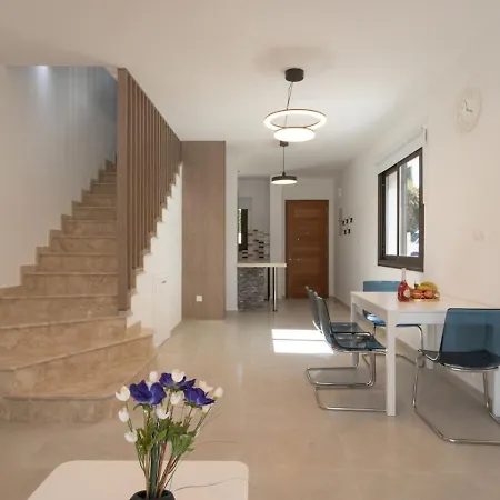 Townhouse Chamomile - 2br Coastal Retreat Near Coralia * Peyia