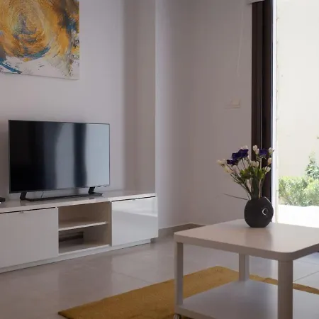 Townhouse Chamomile - 2br Coastal Retreat Near Coralia Case de vacanță