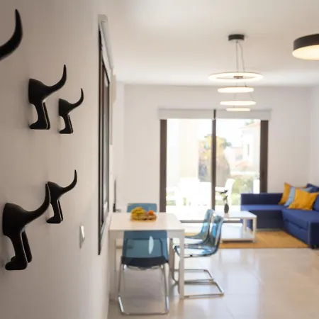 Townhouse Chamomile - 2br Coastal Retreat Near Coralia Case de vacanță *