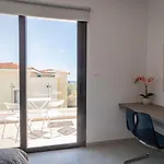Townhouse Chamomile - 2br Coastal Retreat Near Coralia Σπίτι διακοπών *