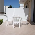 Σπίτι διακοπών Townhouse Chamomile - 2br Coastal Retreat Near Coralia