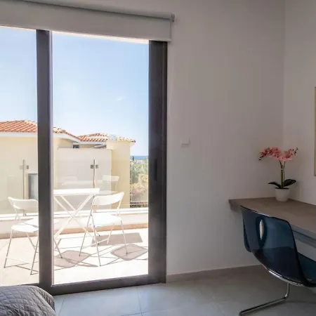 Townhouse Chamomile - 2br Coastal Retreat Near Coralia Ferienhaus *