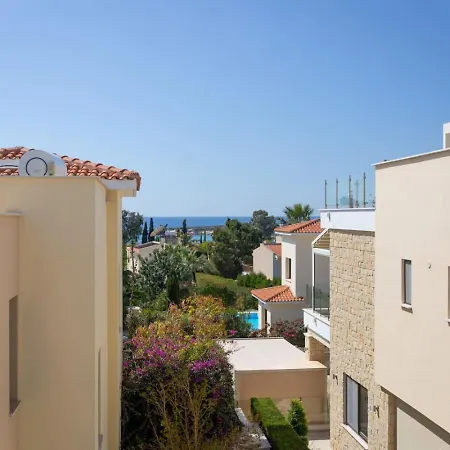 Ferienhaus Townhouse Chamomile - 2br Coastal Retreat Near Coralia *