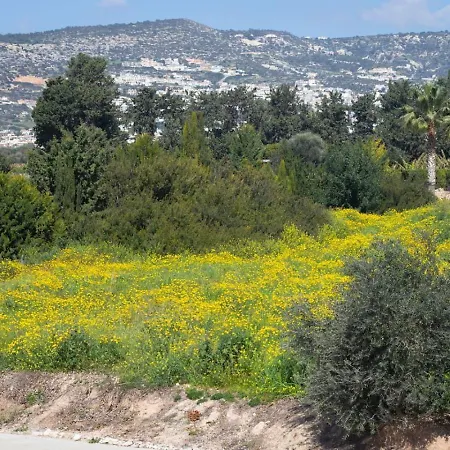 Townhouse Chamomile - 2br Coastal Retreat Near Coralia Peyia