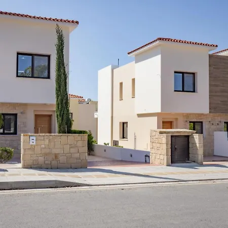 Townhouse Chamomile - 2br Coastal Retreat Near Coralia Πέγεια